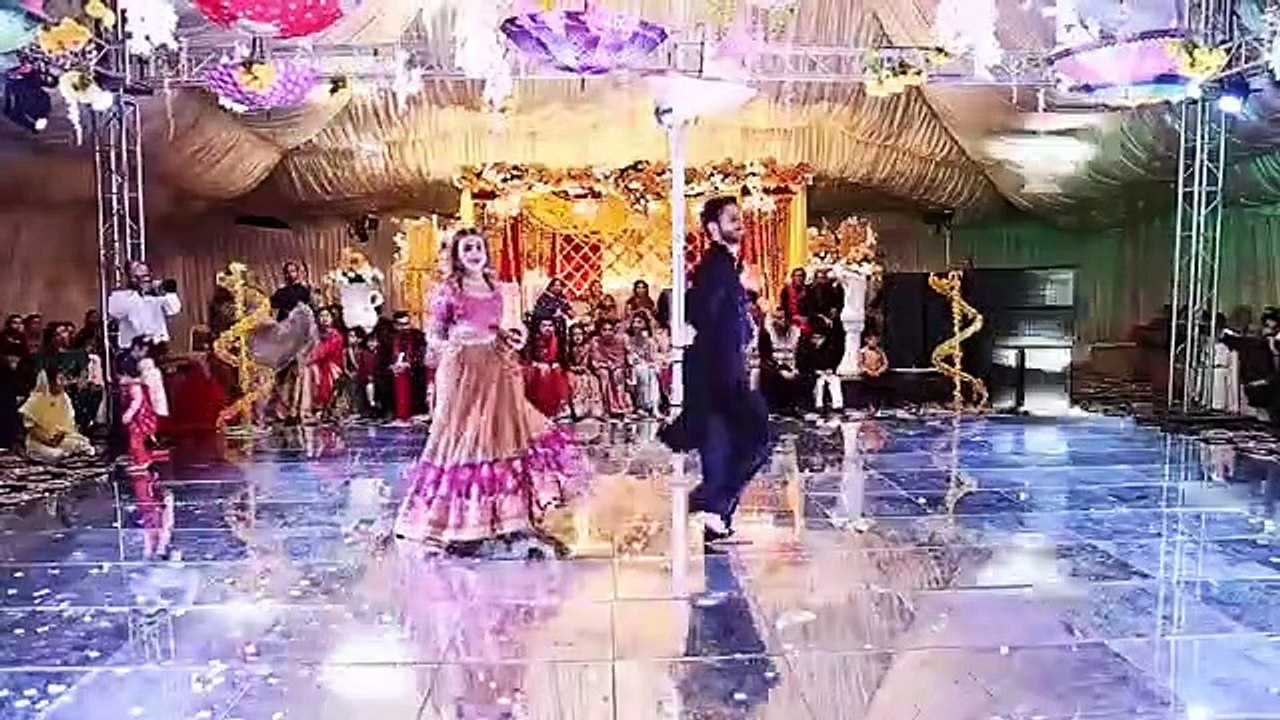Performance_By_Dolly_LEO_At_Mehndi(360p)