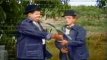 Laurel and hardy  in  jail comedy