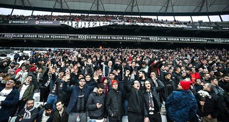 Beşiktaşlı taraftarlar, Sergen Yalçın'ın imza töreninde Fikret Orman aleyhine bağırdı