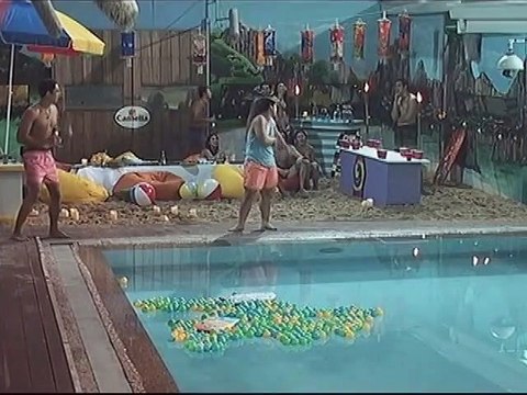 PBB7 Day 135: Housemates, nagkaroon ng swimwear fashion show