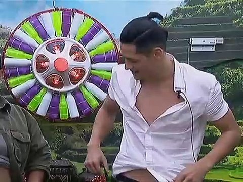Nonong at Hideo, tinuruan ng yoga ang mga housemates