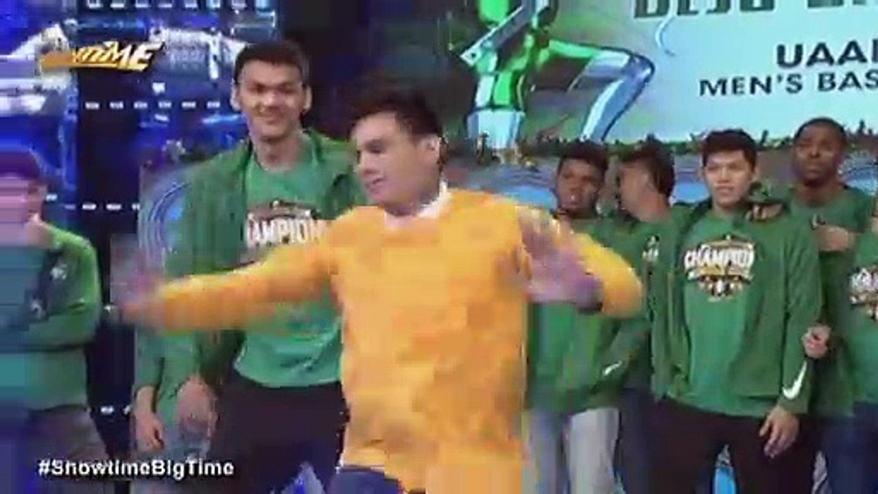 DLSU Green Archers naki-Ang Kulit dance moves