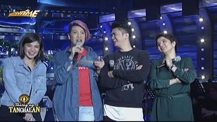 Almae naagaw agad ang golden microphone