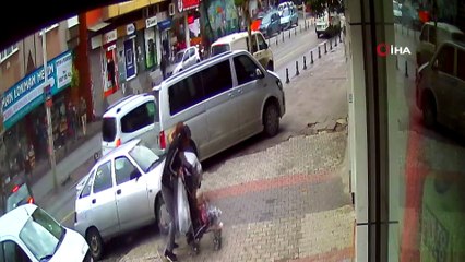 Tramvay yolunda feci kaza kamerada