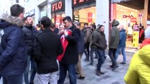 Yunanistan Başkonsolosluğu önünde 'Türk bayrağı' protestosu: Azı dişlerini gösterenlerin dişlerini sökeriz