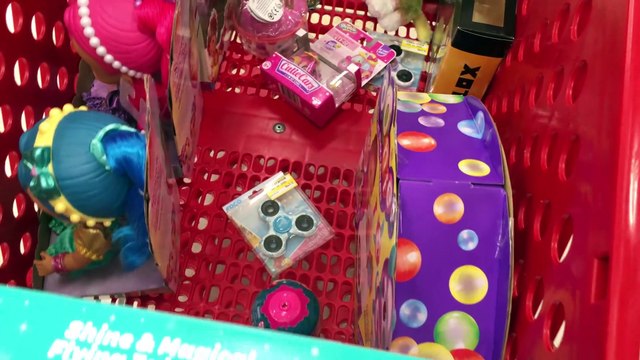 Sophia, Isabella e Alice Comprando Presentes na Loja de Brinquedos Parte 2