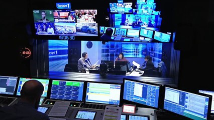 Emmanuel Macron a-t-il vraiment posé avec un tee-shirt «LBD 2020» à Angoulême ?