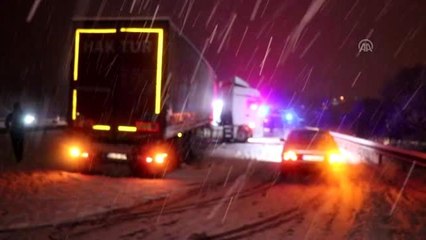 Anadolu Otoyolu'nda zincirleme trafik kazası: 20 yaralı