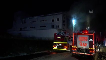 Esenyurt'ta bir fabrikada yangın çıktı