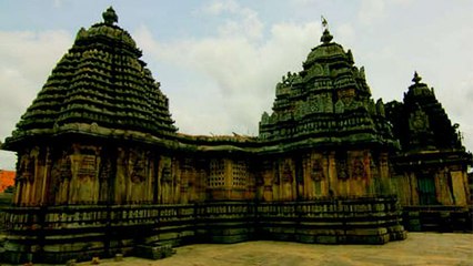 900 साल पुराने इस मंदिर में पूजा करने से होती है धन की बारिश । Boldsky