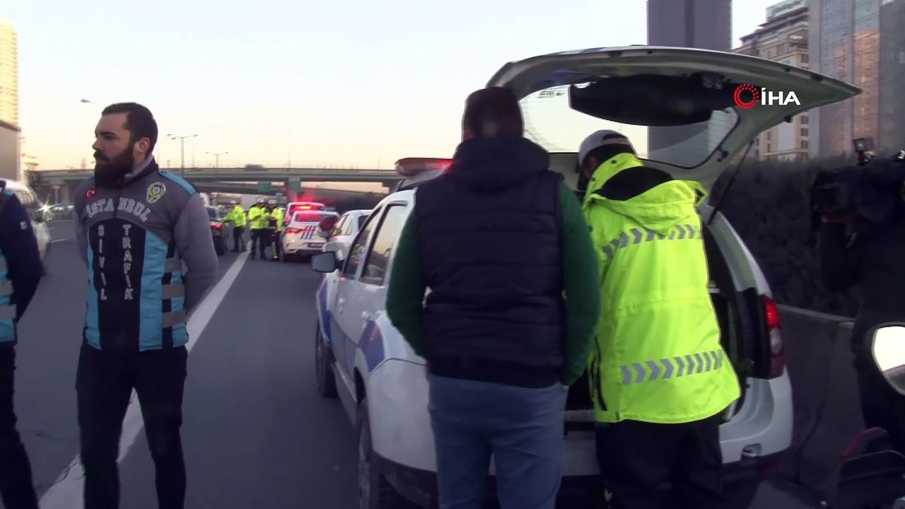İstanbul'da çakar lamba ve emniyet şeridi uygulaması