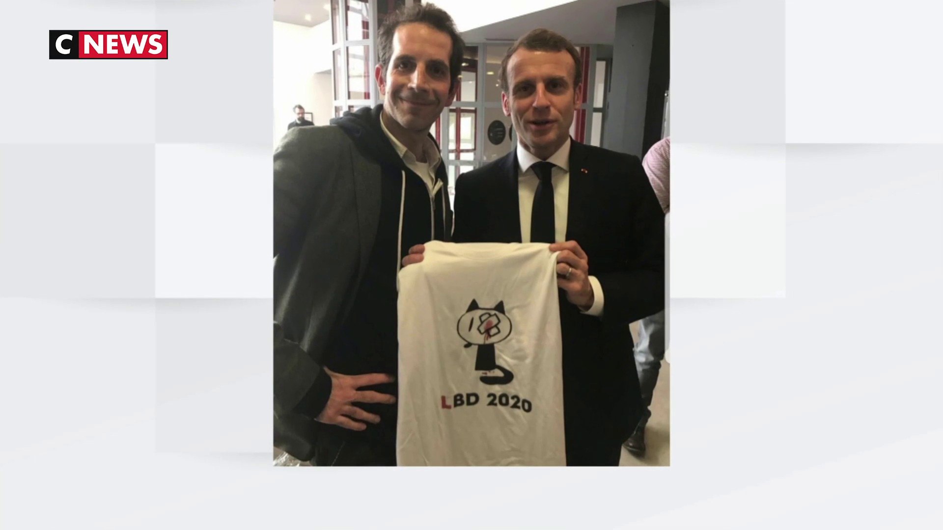 La photo d'Emmanuel Macron tenant un t-shirt anti-LBD provoque la colère  des syndicats - Vidéo Dailymotion