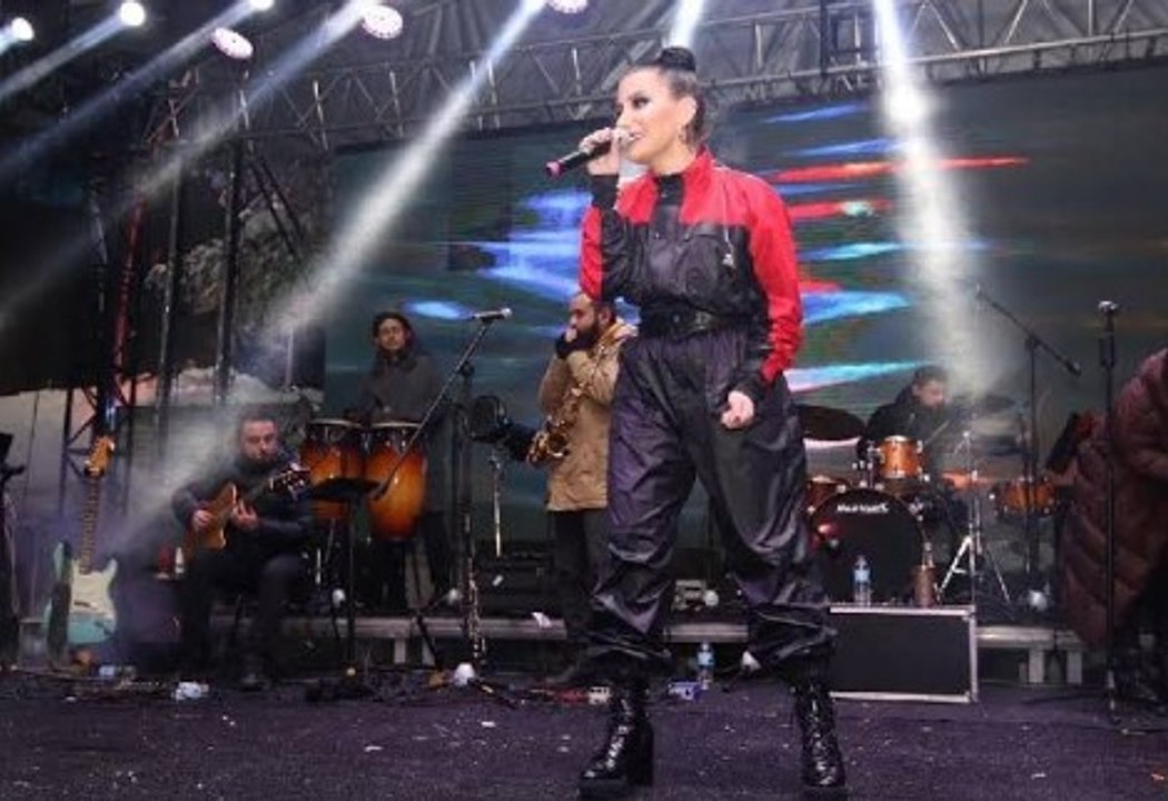 AKP'li belediyenin konserinde "Melek g.tümü yesin" sözüyle kriz yaratan İrem Derici: "Bahsi geçen melekler o melekler değil"