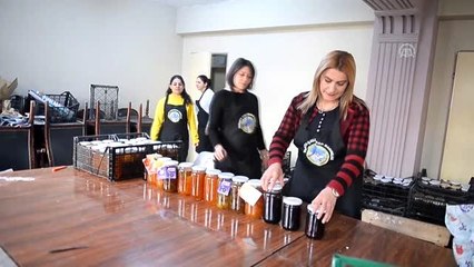 Tuzlucalı kadınlar el emeği yöresel ürünlerini Elazığ'daki depremzedelere gönderdi