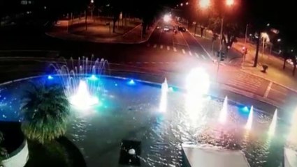 Câmera flagra GPOM abordando bandido em veículo recém furtado da rodoviária de Cascavel