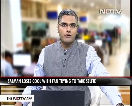 Salman Khan Snatches Phone From Fan Trying To Take Selfie