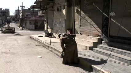 Rejim güçleri, İdlib'de kimsesiz yaşlı sivili sokak ortasında katletti