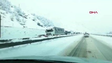 Erzincan erzurum istikametinde bir tır kaydı, yol kapandı
