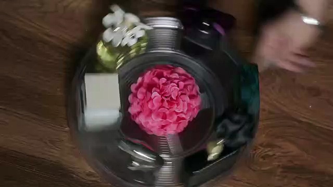 5 Perfume Hacks Every Girl Needs To Know - Glamrs Hack