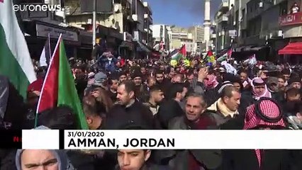 Télécharger la video: Giordania: proteste contro il piano della Casa Bianca