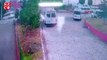 El freni tutmayan minibüs bahçeye girdi panikleyen yolcular araçtan atladı