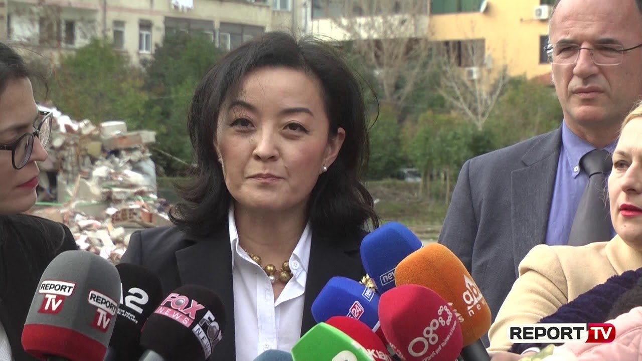 Report TV -Ambasadorja Yuri Kim në zonat e prekura nga tërmeti në Durrës