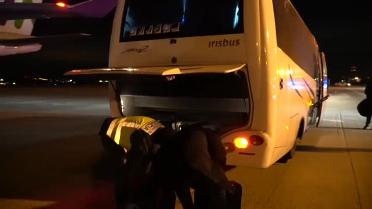 Los repatriados de Wuhan llegan al hospital