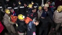 Kaçak ocakta göçükte mahsur kalan işçileri kurtarma çalışmaları devam ediyor