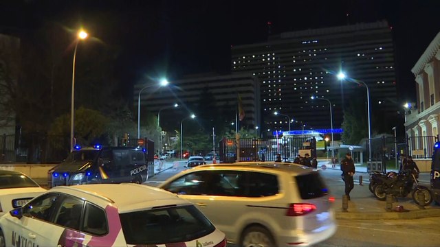 Los españoles repatriados de Wuhan llegan al hospital Gómez Ulla