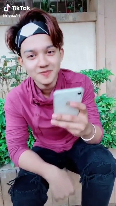 Kum umar wala na dakhan/Hum tum par hai aatma jeevan ka sath bhi jevan ka baad bhi/full funny tik tok video/Tik tok video/India's no I star Tik tok video/India's no I Tik tok video