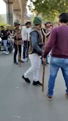 संघी पुलिस जामिया कैंपस में...