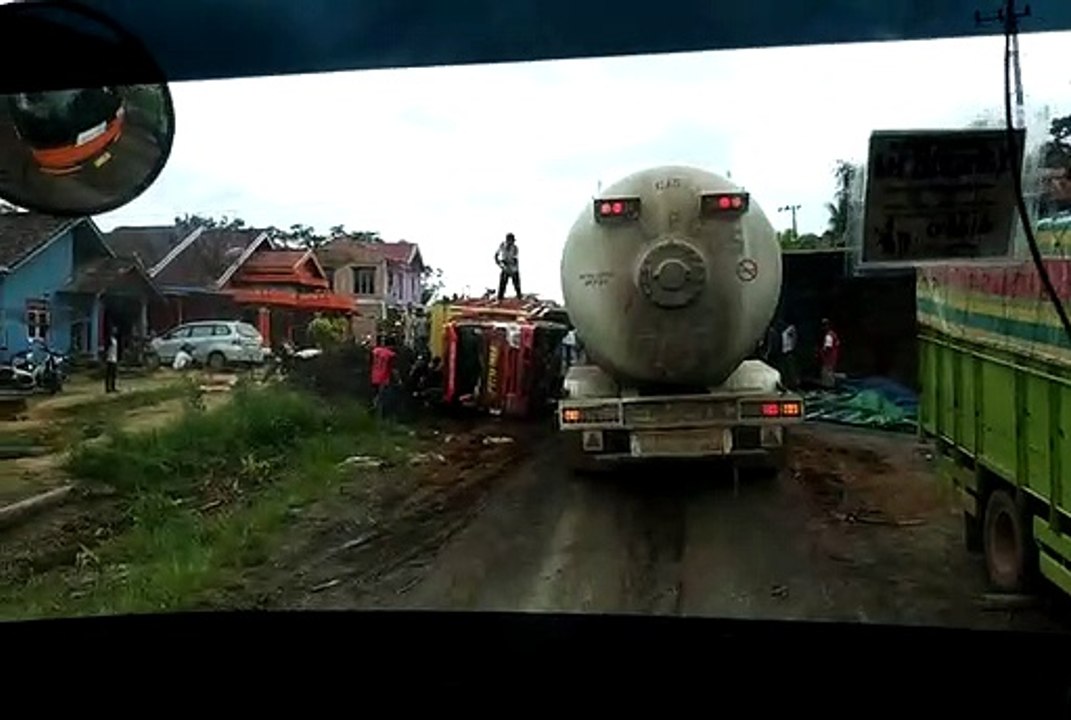 Kecelakaan Lalu Lintas di Jalan Lintas Jambi ...