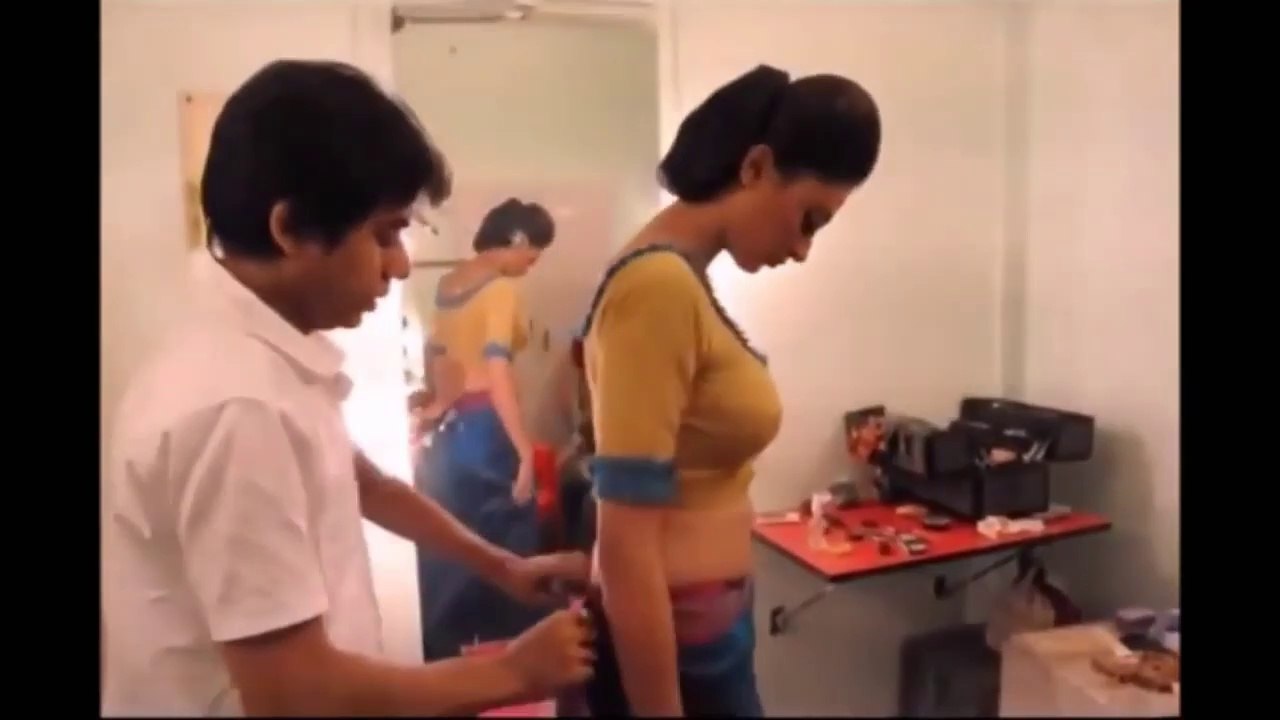 What happened in Actress Makeup Room | Bollywood Actress Makeup Room Viral video HD