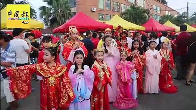 民行芙蓉大巴刹首办年庆 逾2000人庆生High翻天