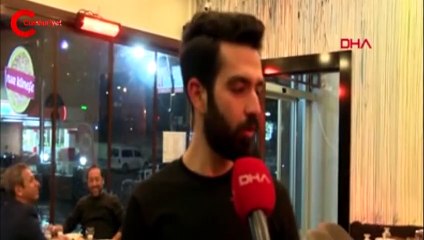 Deprem anında herkes kaçtı, garson çalışmaya devam etti