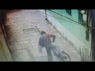 Ora News - Tiranë: Kapet hajduti i biçikletave