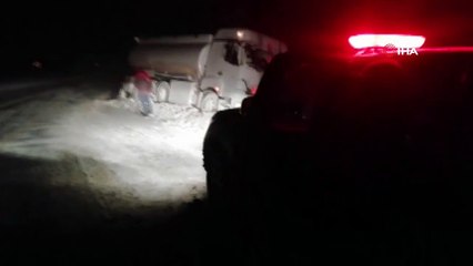 Kızılay yolda kalan sürücülerin yardımına koştu