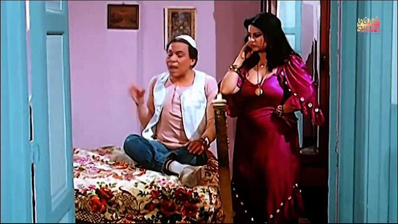 دخل على زوجة المعلم و هي وحدها في الشقة هههههههههه