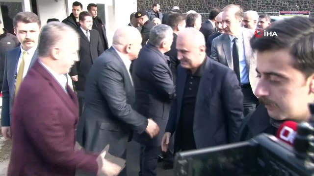 Bakan Turhan: 'Afetleri siyasete alet etmememiz lazım'