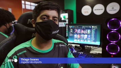 Atletas de eSports formados em favelas do Rio