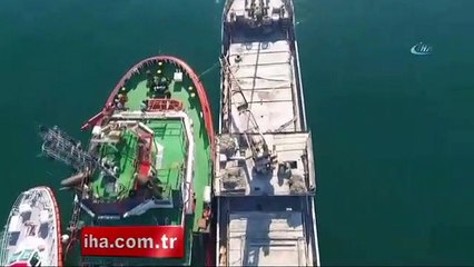 Yan yatan gemi havadan görüntülendi