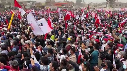Candidato Castillo presenta su "equipo técnico" para desvirtuar críticas en Perú