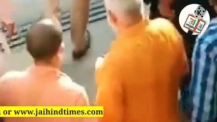 An elderly lady in UP stopped cm yogi from entering her street? Watch the video if you want to know the truth