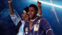 Jason Derulo interprète son tube 