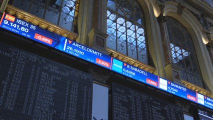 El Ibex 35 abre con una caída del 0,64 % y se aleja de máximos