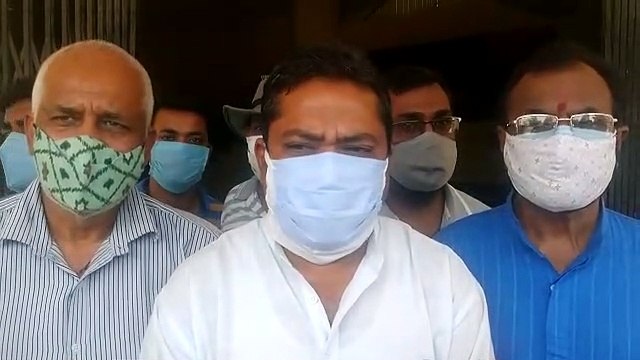 भाजपा के संबित पात्रा, जेपी नड्डा व स्मृति ईरानी पर इस मामले में कांग्रेसियों ने की एफआईआर की मांग