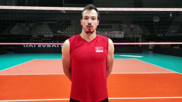 İSTANBUL - Milli sporcular, 19 Mayıs Atatürk'ü Anma, Gençlik ve Spor Bayramı'nı kutladı