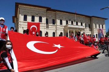 19 Mayıs kutlamalarında renkli görüntüler oluştu