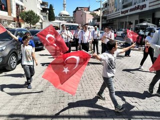 İZMİR'DE BANDOLU VE KANO YARIŞLI 19 MAYIS KUTLAMASI