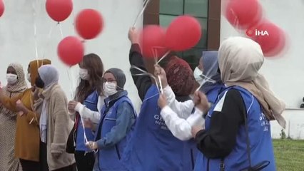 Gençler 102. yılda 102 balonu gökyüzüne bıraktı